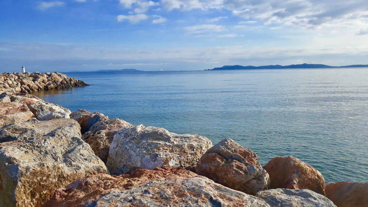 Apartment Port D'hyeres Vue Et Iles De Porquerolles Et Port-cros *